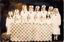 Posing with Patchwork: Quilts in Photographs, 1855-1945