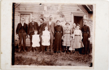 Posing with Patchwork: Quilts in Photographs, 1855-1945